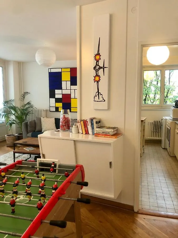 Beautiful Square View Apartment In Central Γενεύη